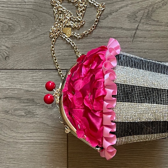 Betsey Johnson Cupcake Crossbody Bag- - Picture 3 of 8